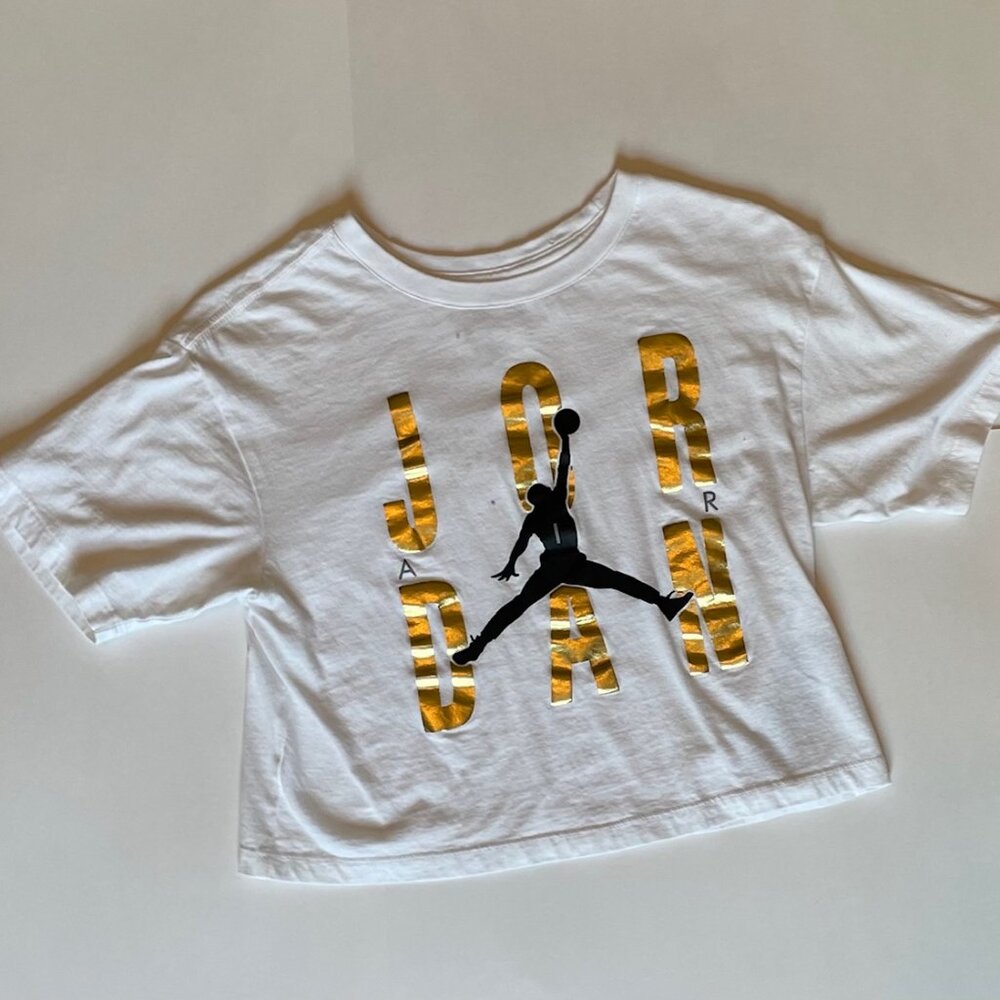 White jordan cropped tee